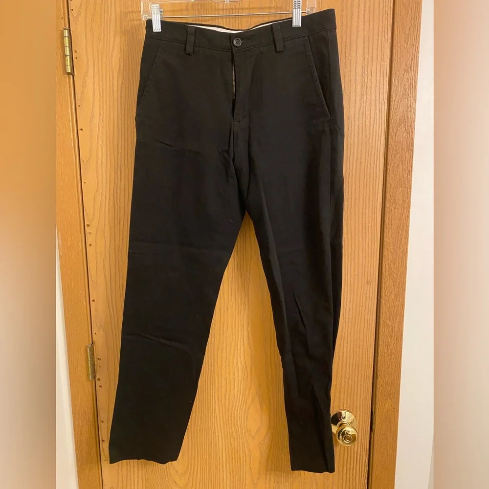 Dockers Black Chinos Soft Tapered Design Size 29x32 - Picture 1 of 6